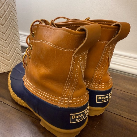 L.L.Bean Women's 8" Bean
Boots in Tan/Navy size 7 - Picture 6 of 12